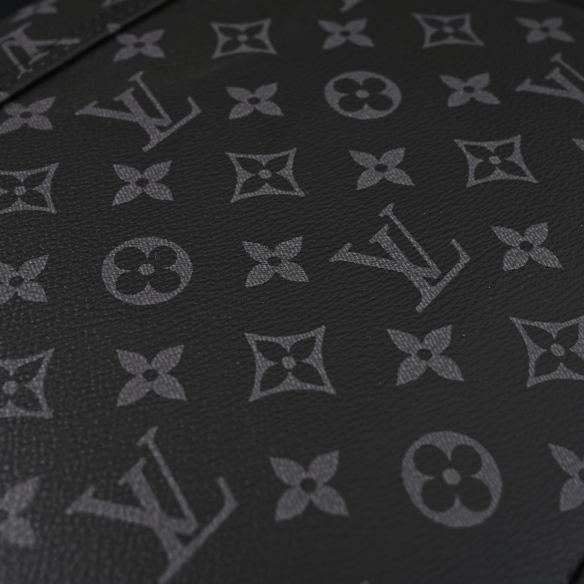 Louis Vuitton Messenger Bag – Monogram Eclipse Canvas